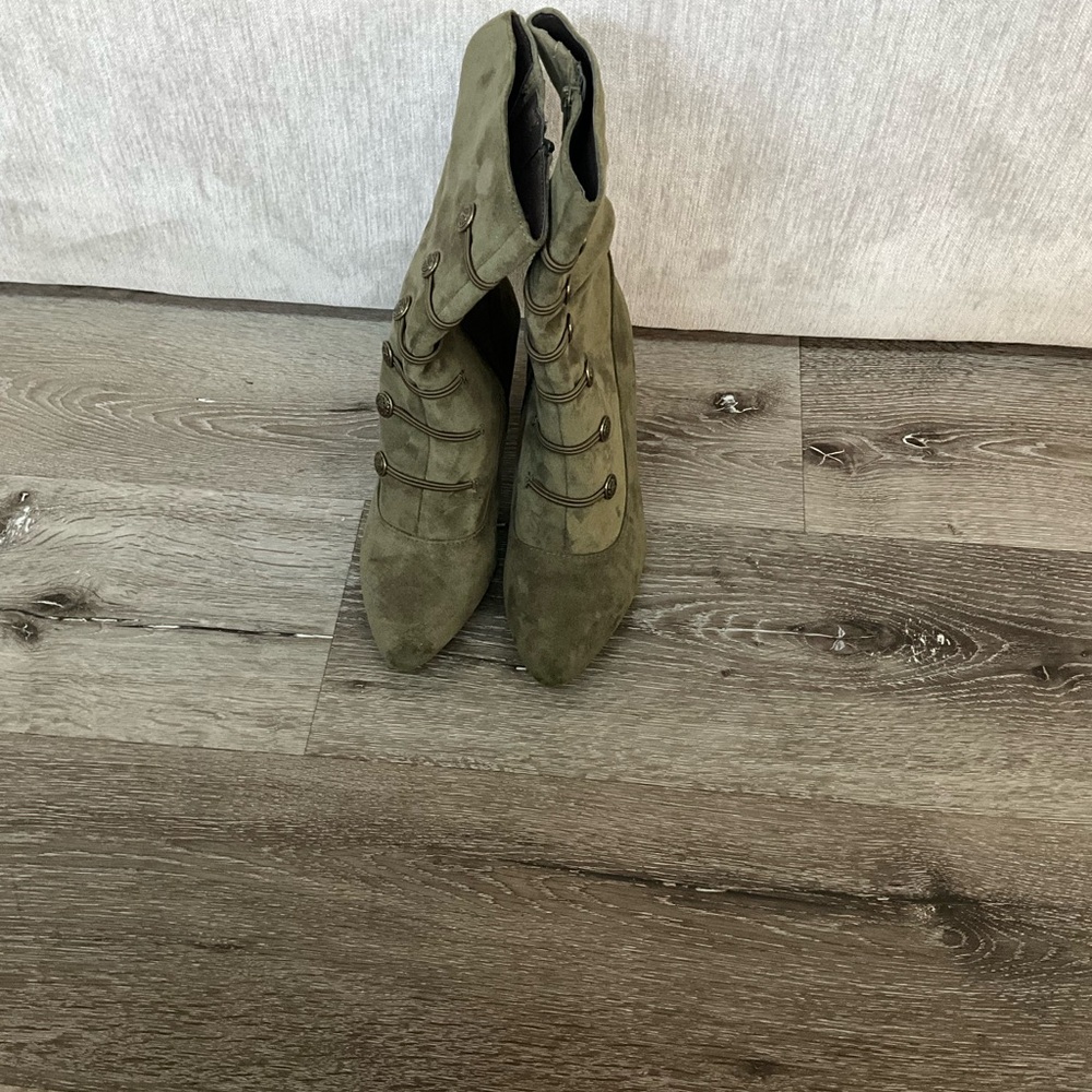 Rialto Olive Ankle Boots